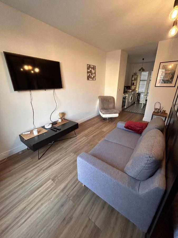 Le Verlaine, Studio En Centre Ville A Deux Minutes Des Plages Menton Buitenkant foto